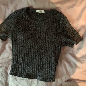 Gray cropped sweater top